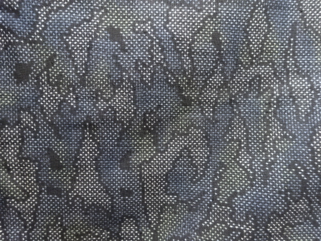 アンティーク　抽象模様織り出し本場泥大島紬着物(5マルキ)